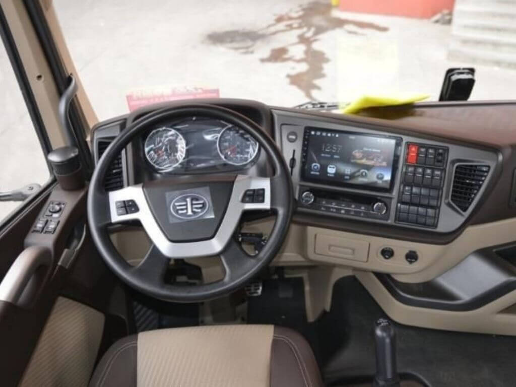 Седельный тягач FAW J6 6x4